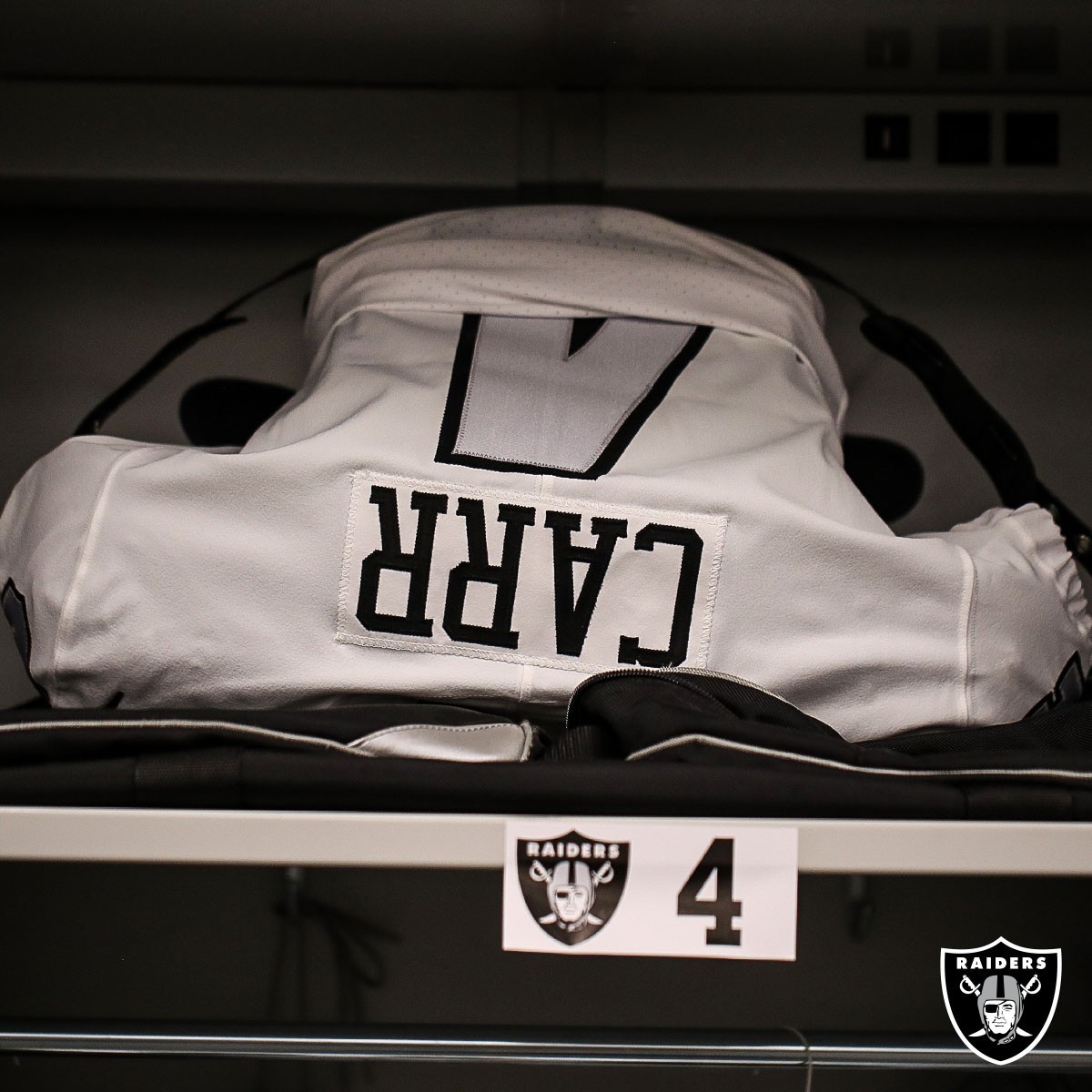 Con: The Las  Vegas Raiders can’t move on from Carr if he is still their starter